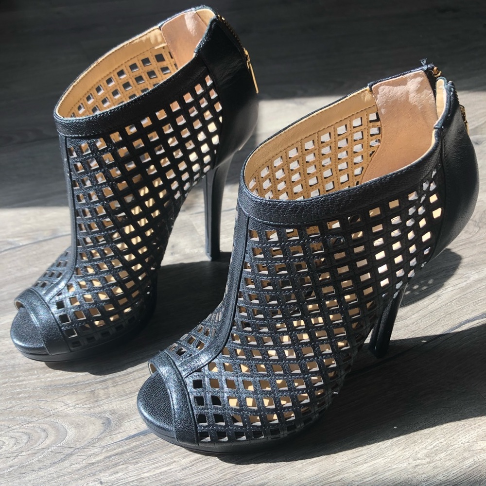 Michael Kors cut out booties size 8